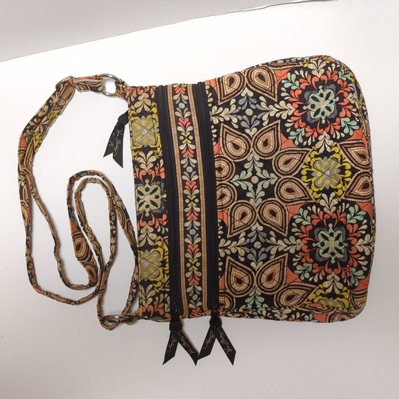 Vera Bradley Handbags - Vera Bradley Crossbody Bag